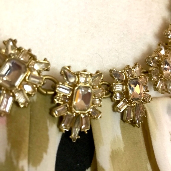 Beautiful vintage Banana Republic Costume Jewelry- Necklace 16 inches - Picture 5 of 7